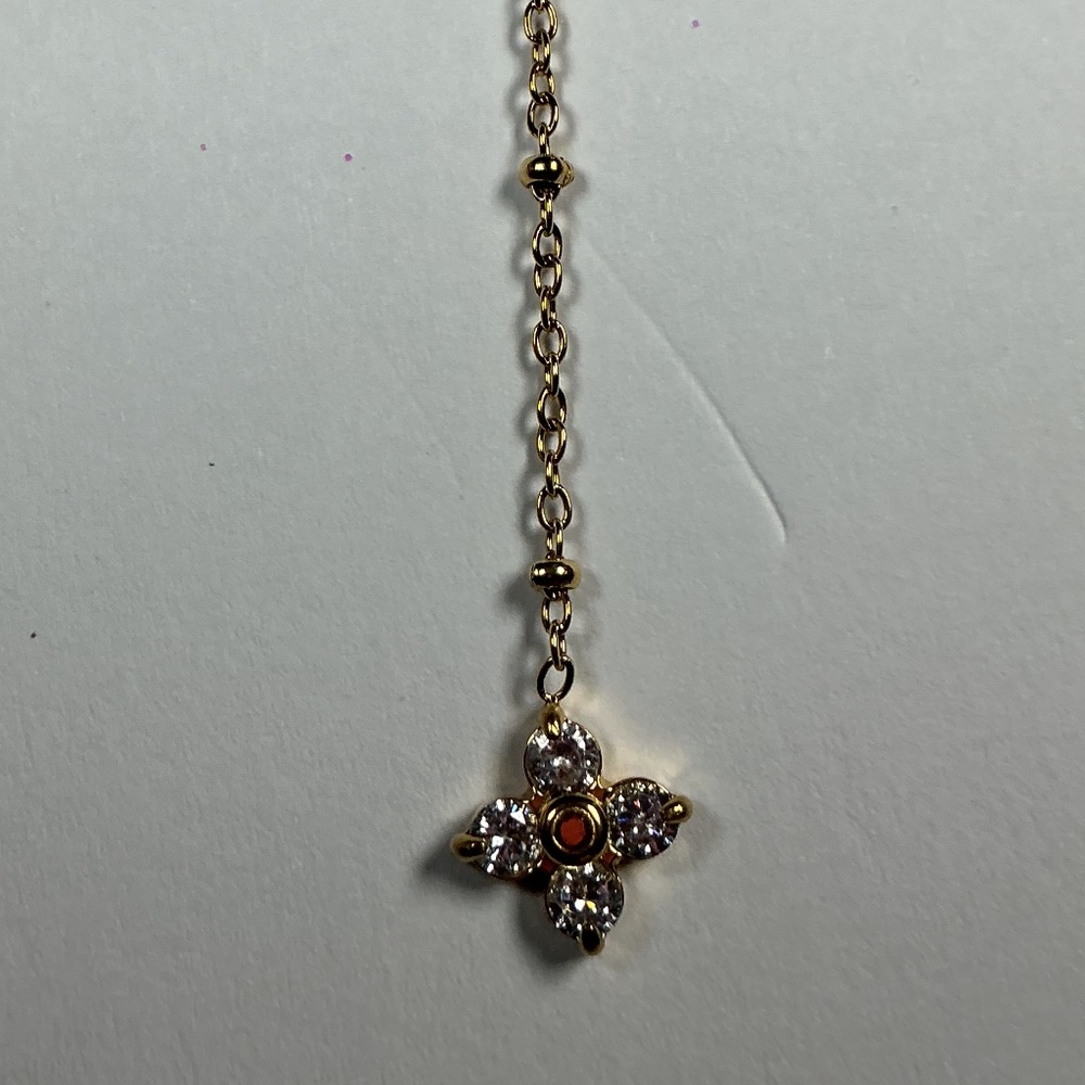 Dainty Delicate LayereClover Collarbone Lariat Style Hypoallergenic Necklace - Picture 8 of 13